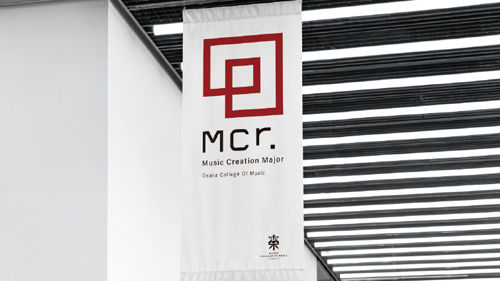 MCr.logo